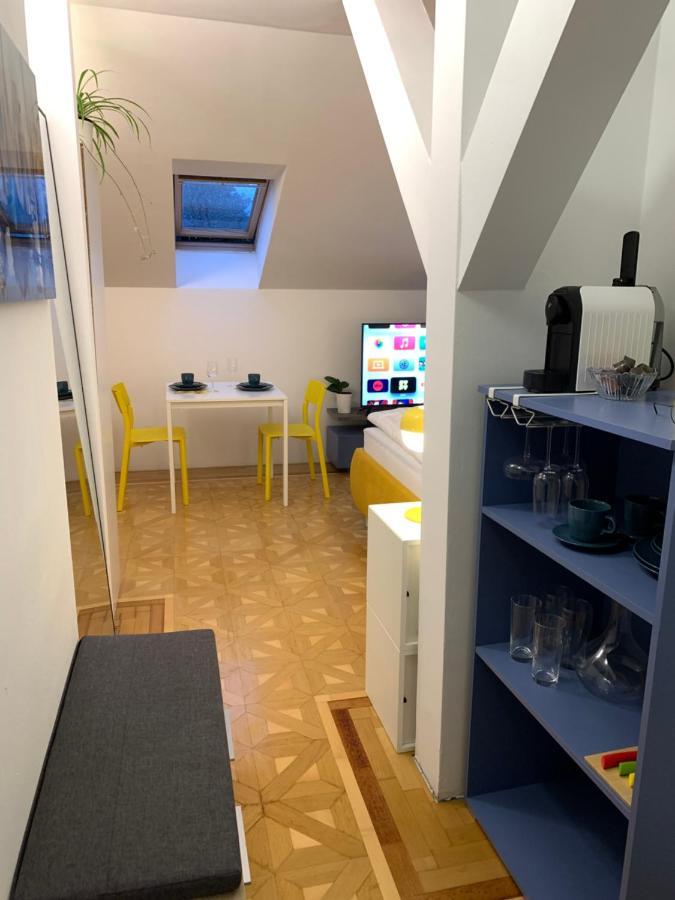 Small But Charming-Yellow Appartement Baden Extérieur photo
