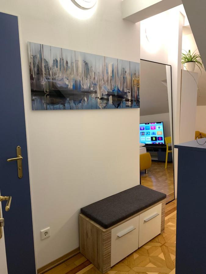 Small But Charming-Yellow Appartement Baden Extérieur photo