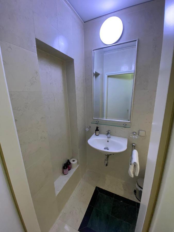 Small But Charming-Yellow Appartement Baden Extérieur photo