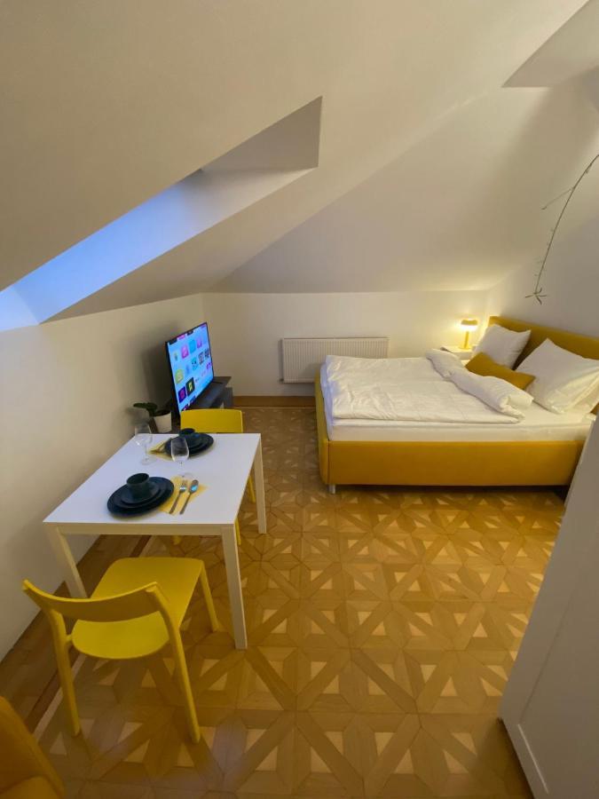 Small But Charming-Yellow Appartement Baden Extérieur photo